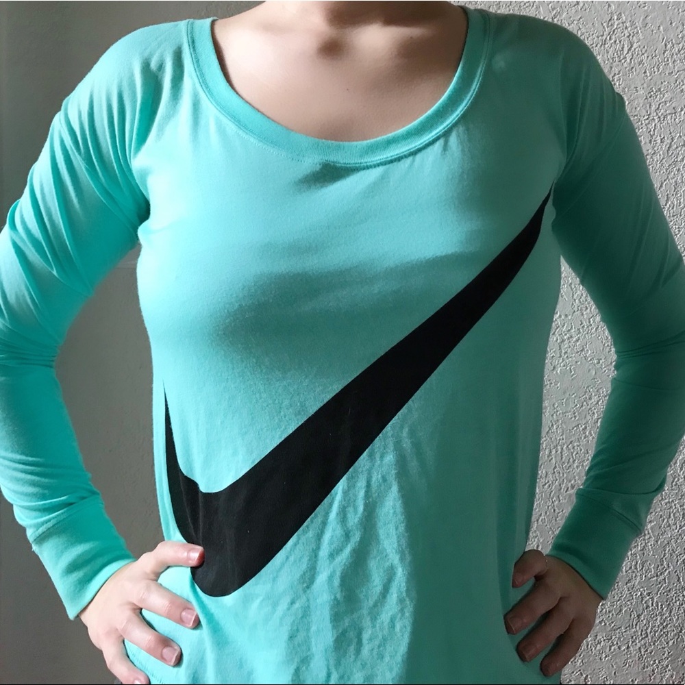 NIKE long sleeve shirt